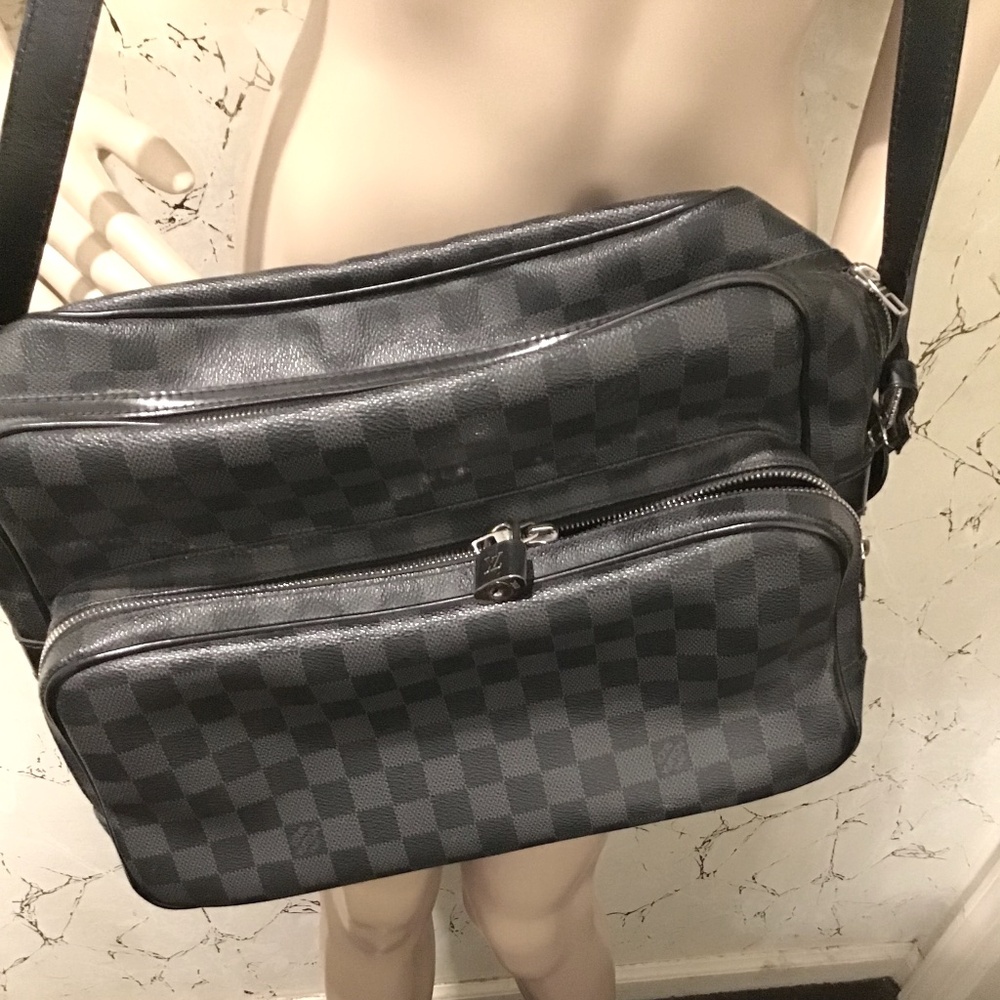 Louis Vuittion Damier Ebene  Handbag / Bag / Messenger Bag Black and gray  Check